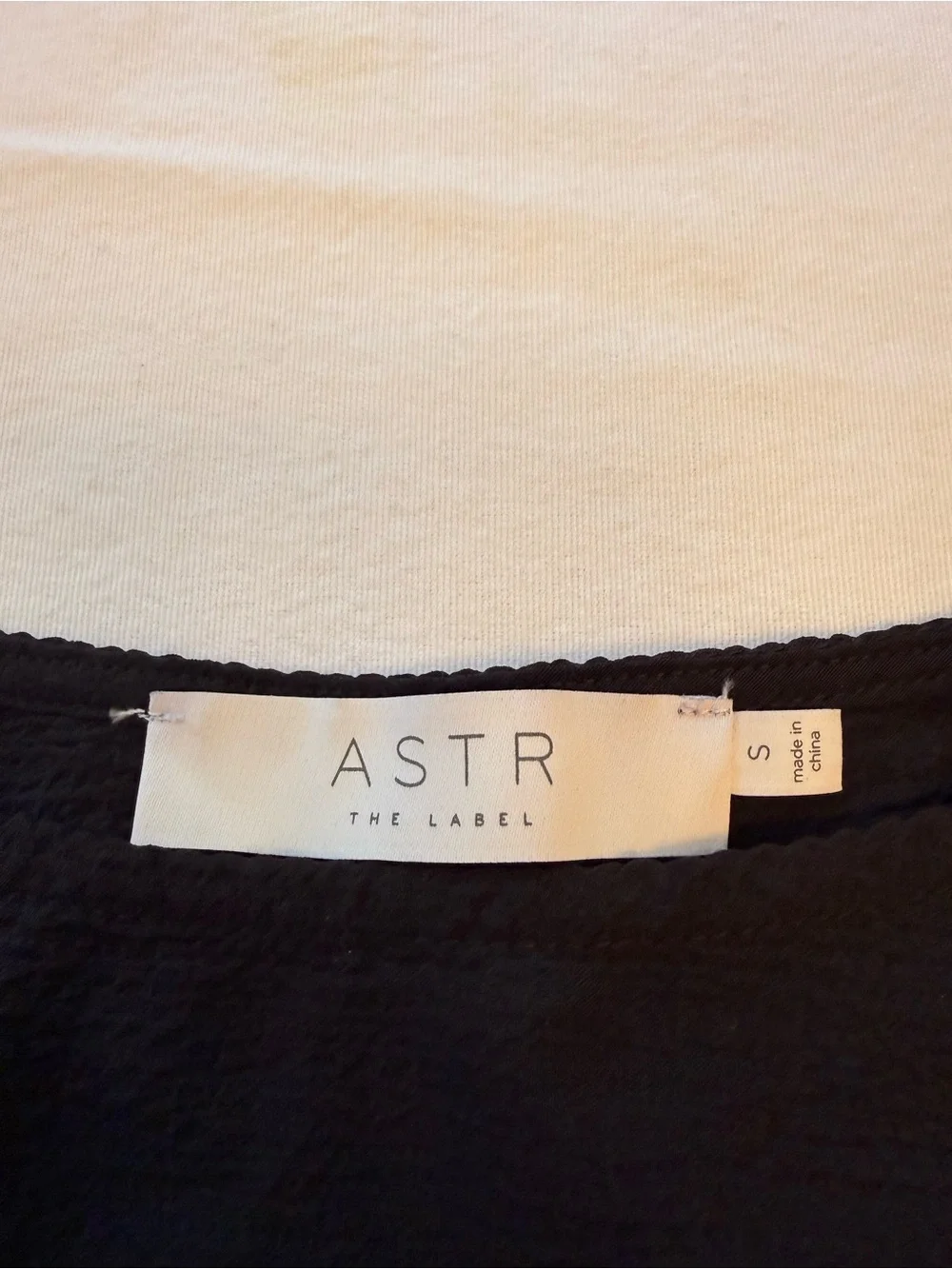 NWT! ASTR Black Textured Long-Sleeve Crop Top - Picture 3 of 6
